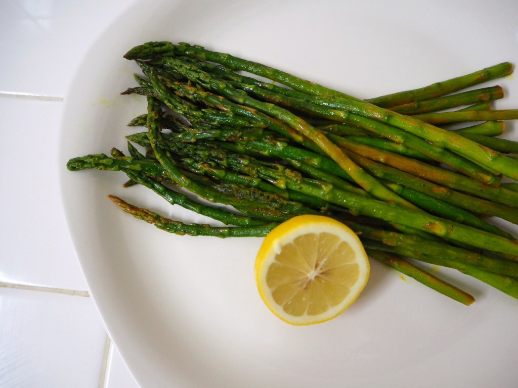 Lemony Turmeric Asparagus Recipe on Modern Stripes